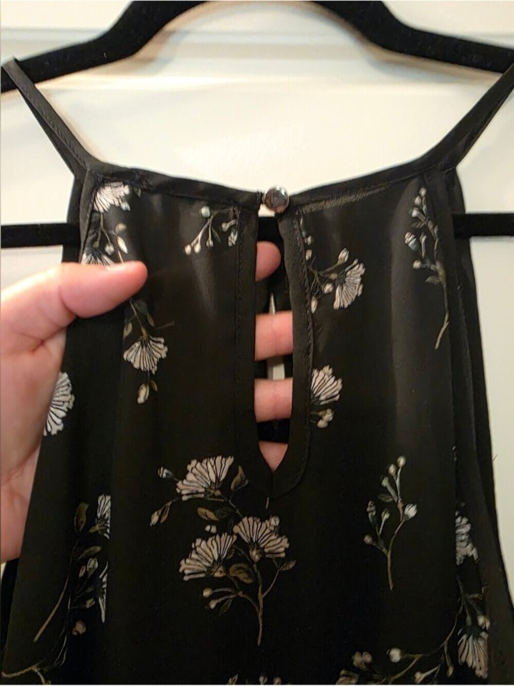 XL Black Floral Tank Top - Picture 3 of 3